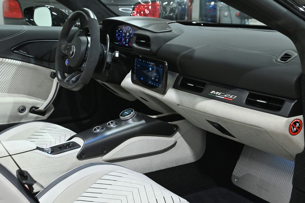 Maserati MC20 2025