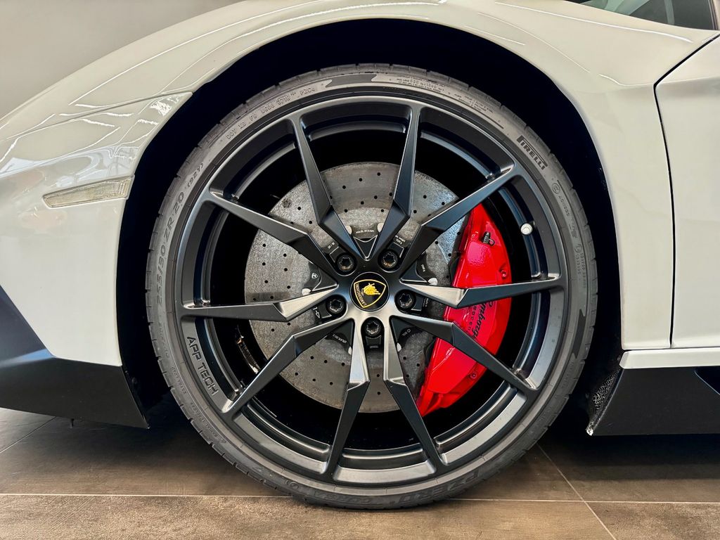 Lamborghini Aventador 2016