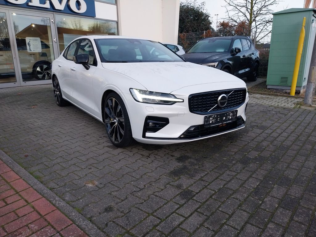 Volvo S60 2023