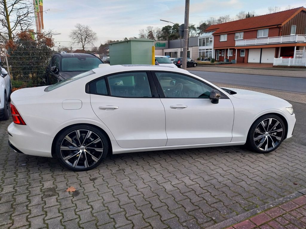 Volvo S60 2023