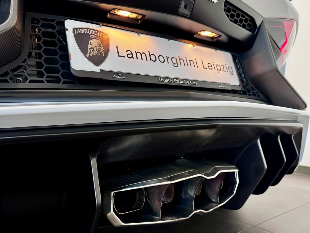 Lamborghini Aventador 2016