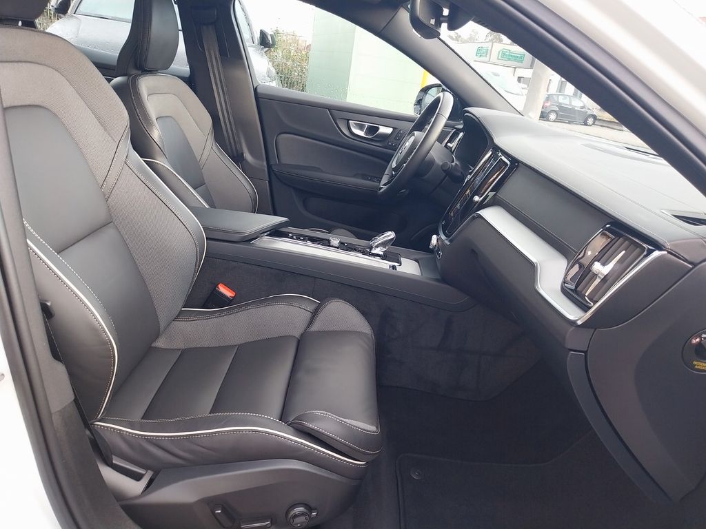 Volvo S60 2023