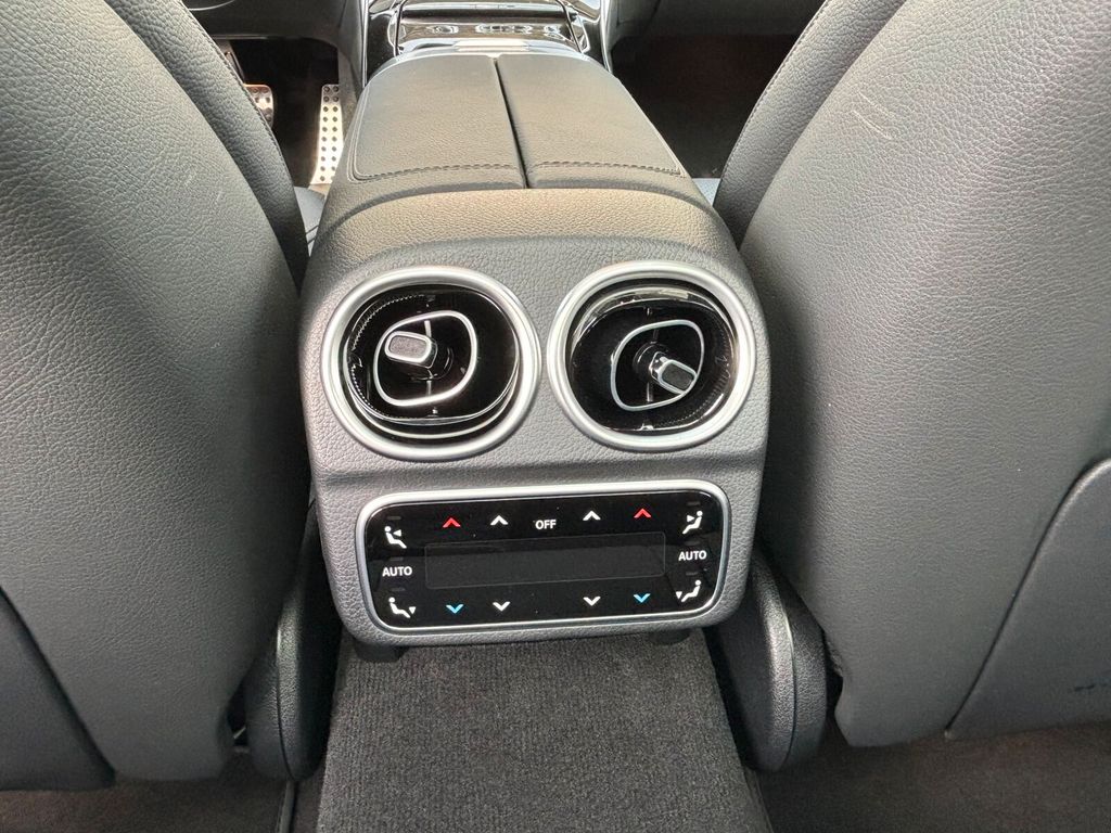 Mercedes-Benz C 300 2024