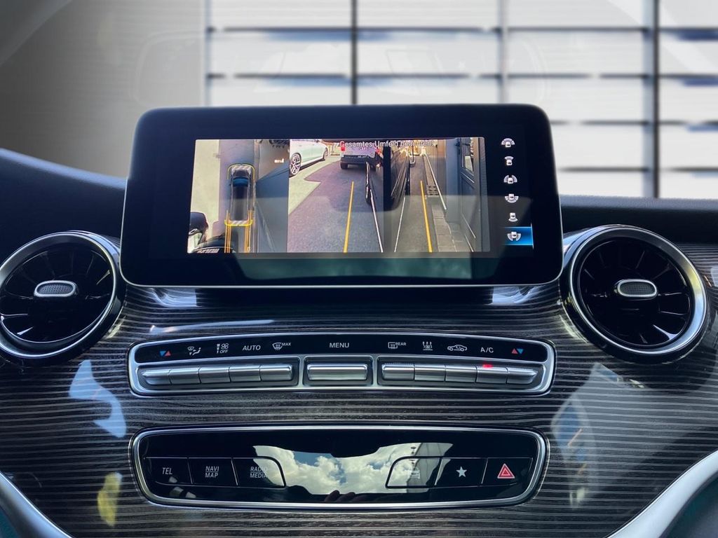 Mercedes-Benz EQV 2023