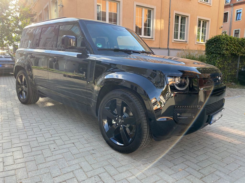 Land Rover Defender 2023