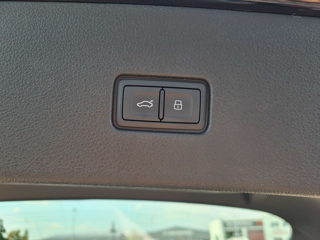 Audi SQ8 2023