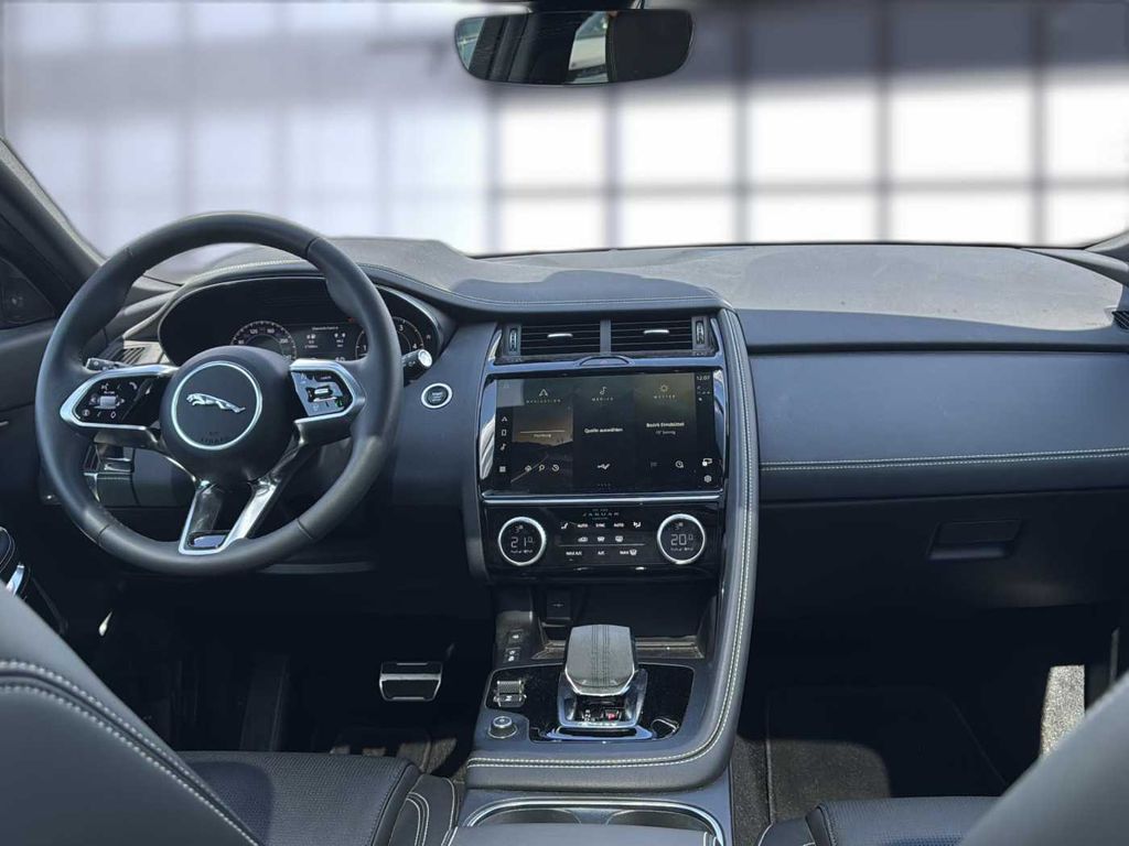 Jaguar E-Pace 2024