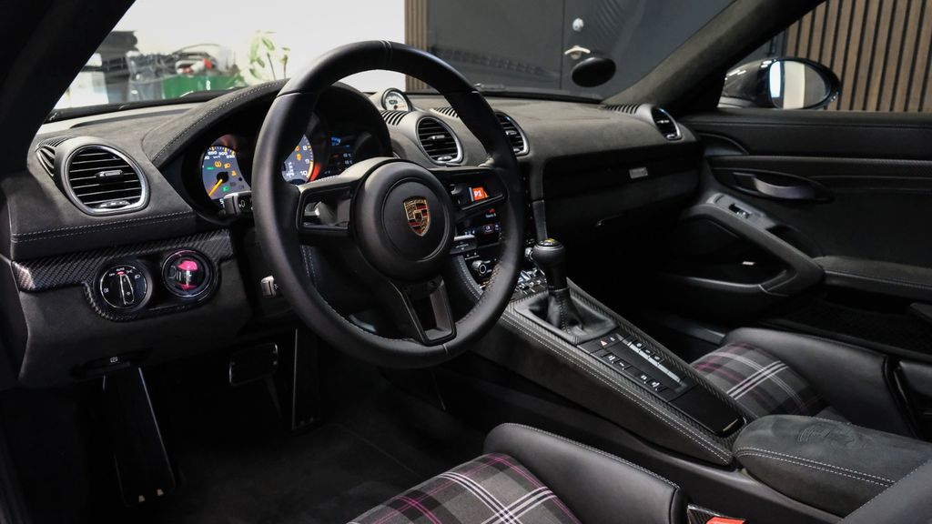 Porsche Boxster 2024