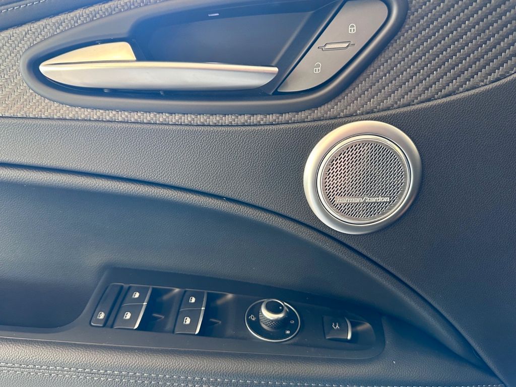 Alfa Romeo Stelvio 2025