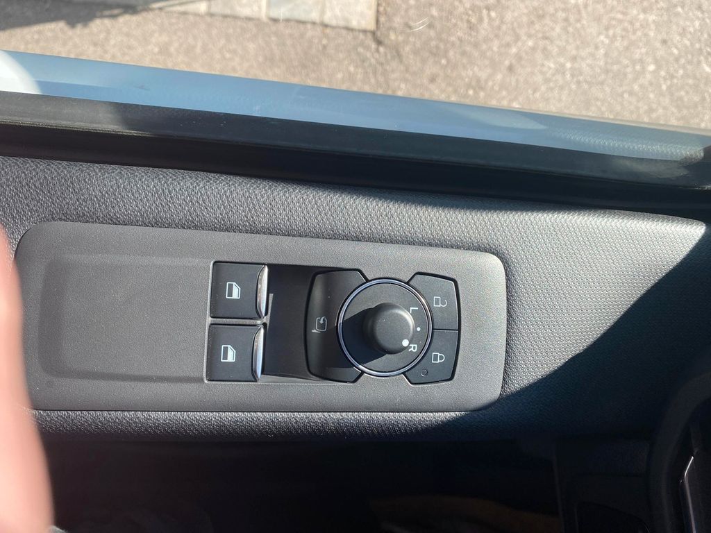 Ford Tourneo Custom 2025