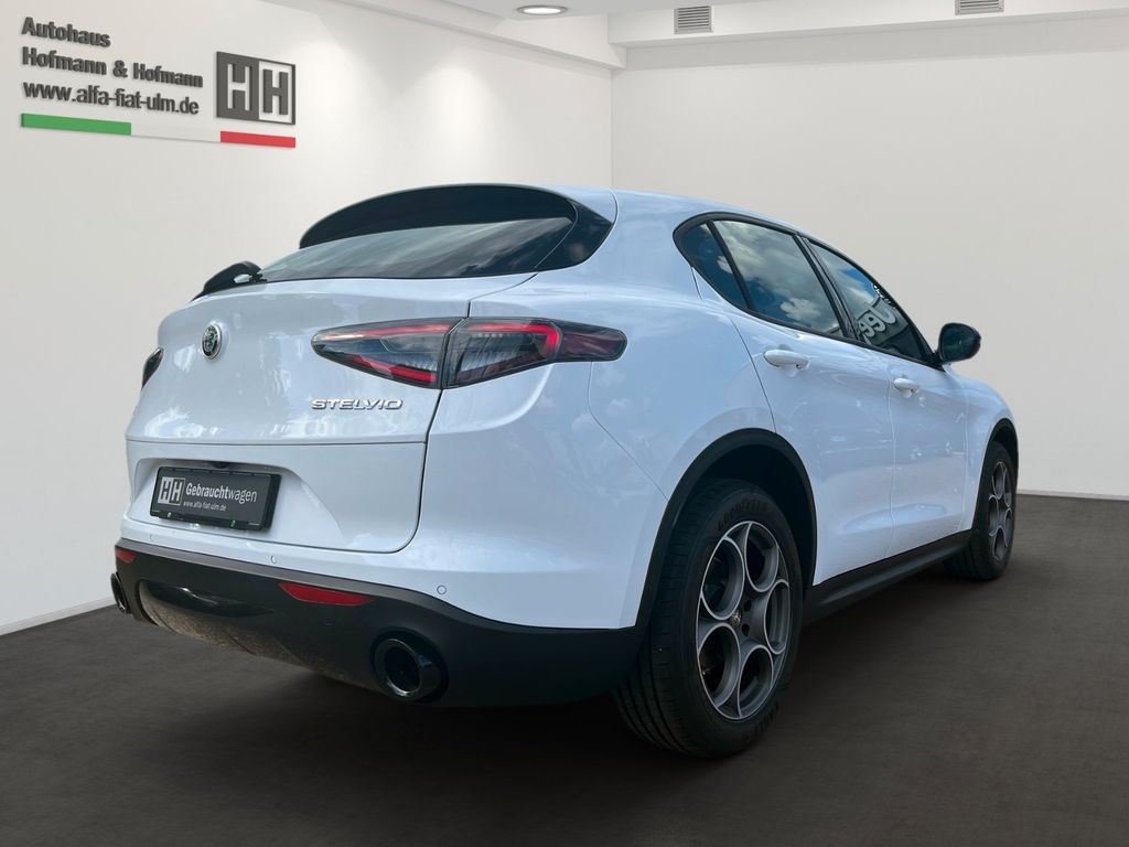 Alfa Romeo Stelvio 2023
