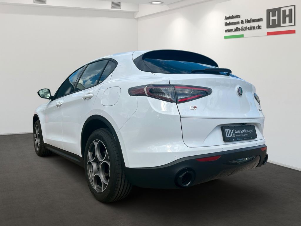 Alfa Romeo Stelvio 2023