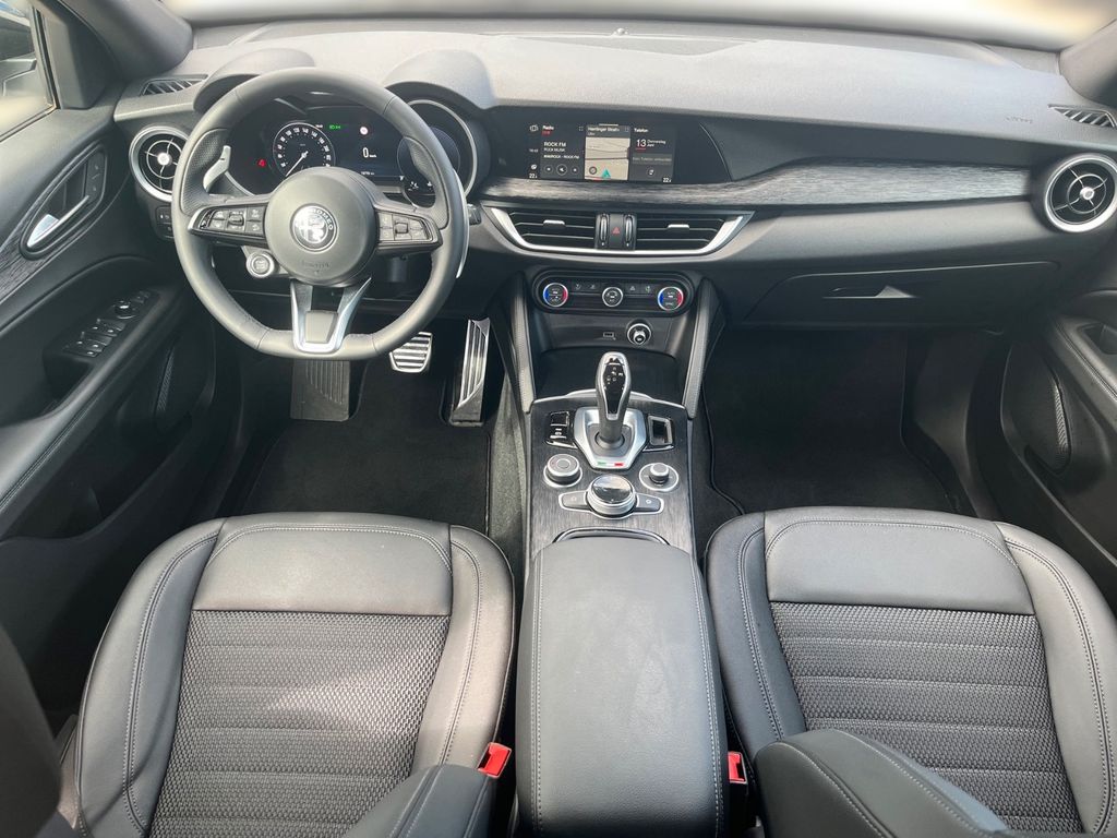 Alfa Romeo Stelvio 2023