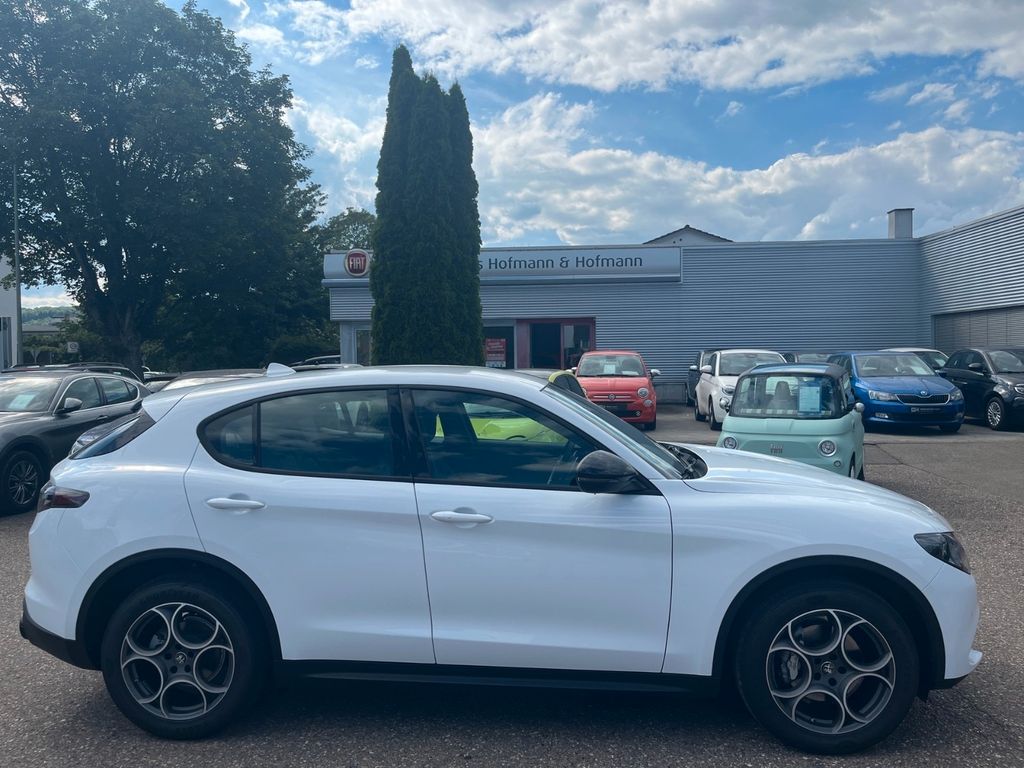 Alfa Romeo Stelvio 2023