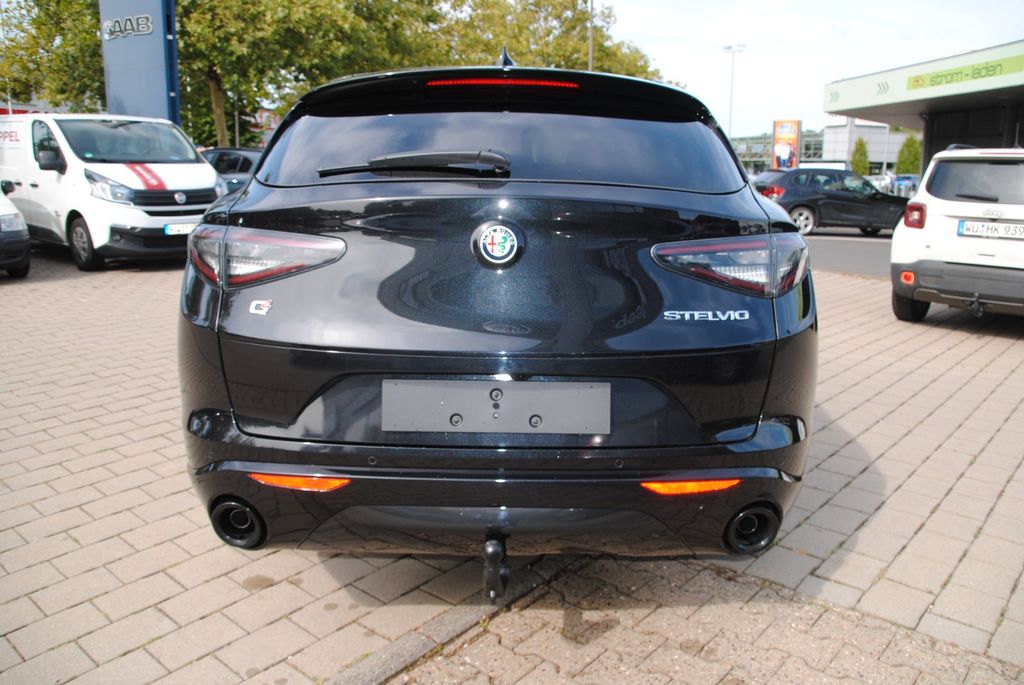 Alfa Romeo Stelvio 2025