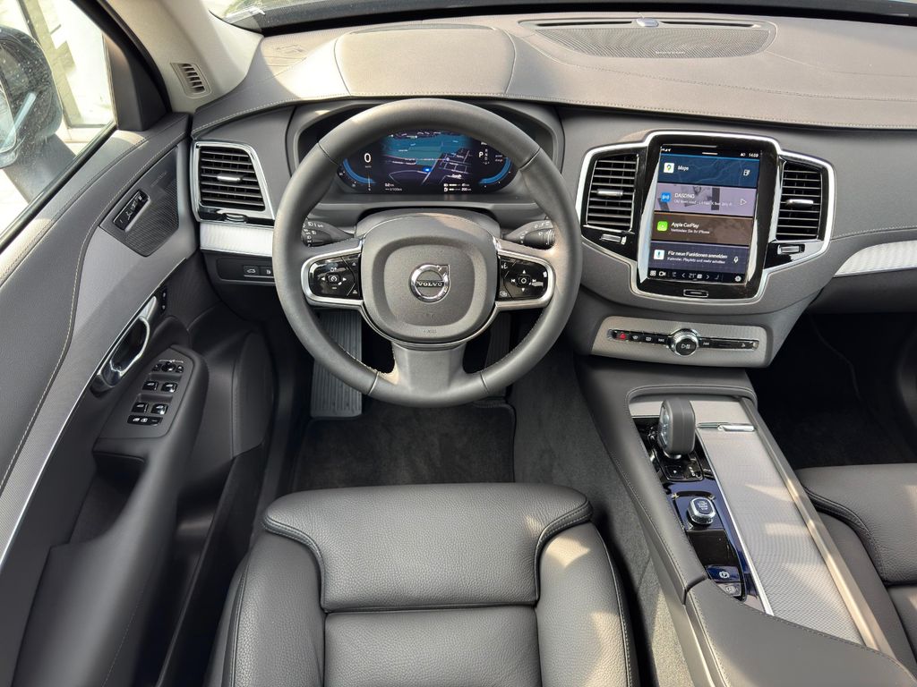 Volvo XC90 2025