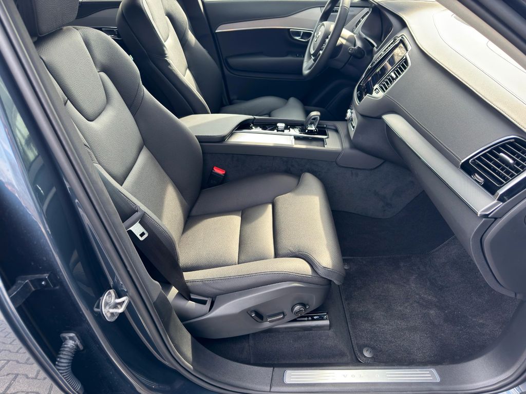 Volvo XC90 2025
