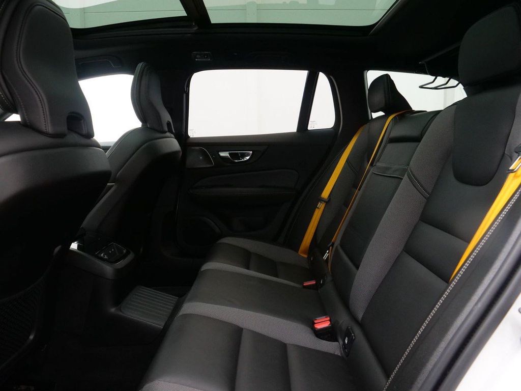 Volvo V60 2021