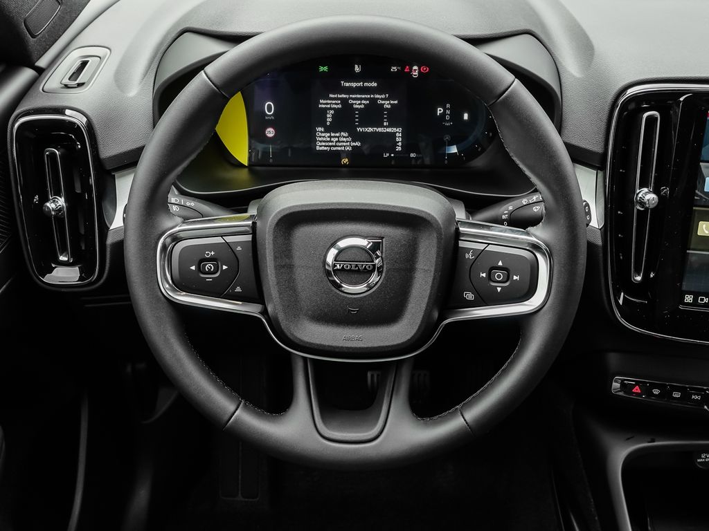 Volvo XC40 2024