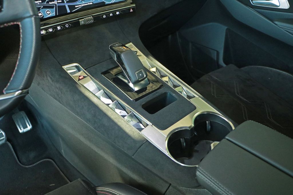 DS Automobiles DS7 (Crossback) 2023