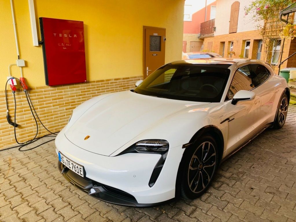 Porsche Taycan 2021