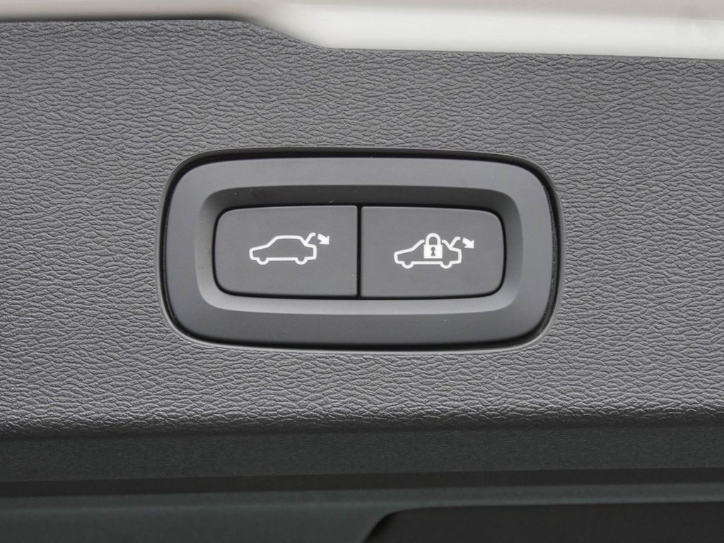 Volvo V60 2024