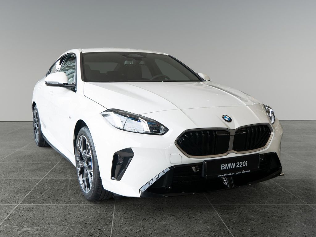BMW 220 2025