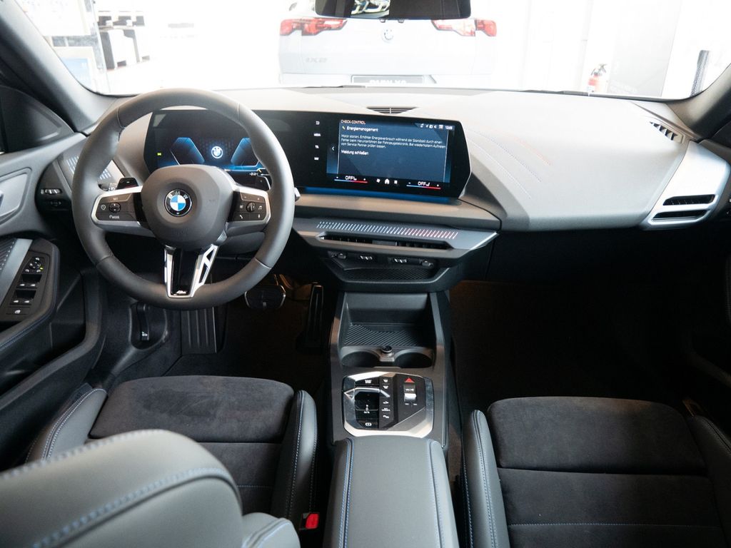 BMW 220 2025