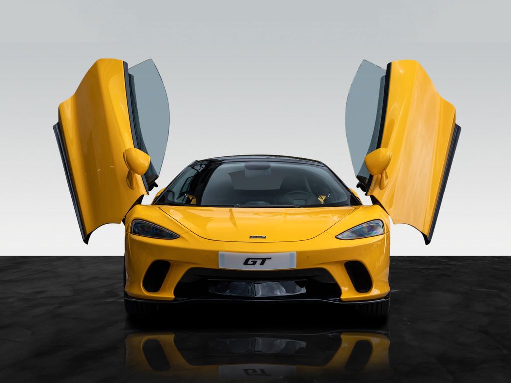 McLaren GT 2024