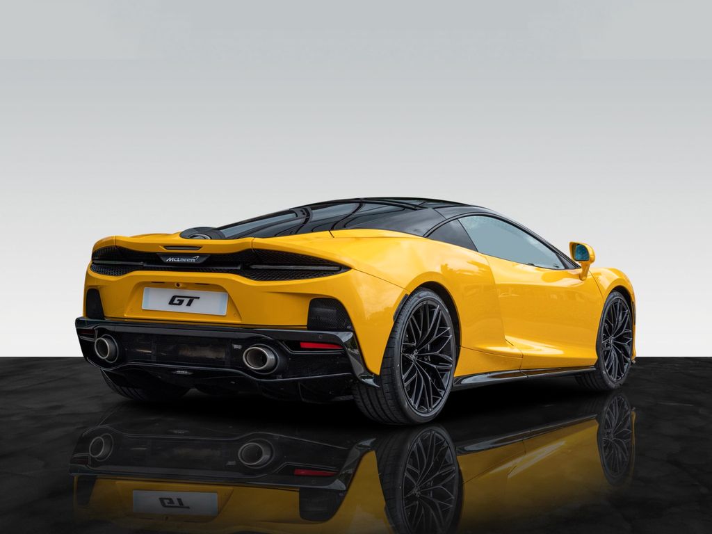 McLaren GT 2024