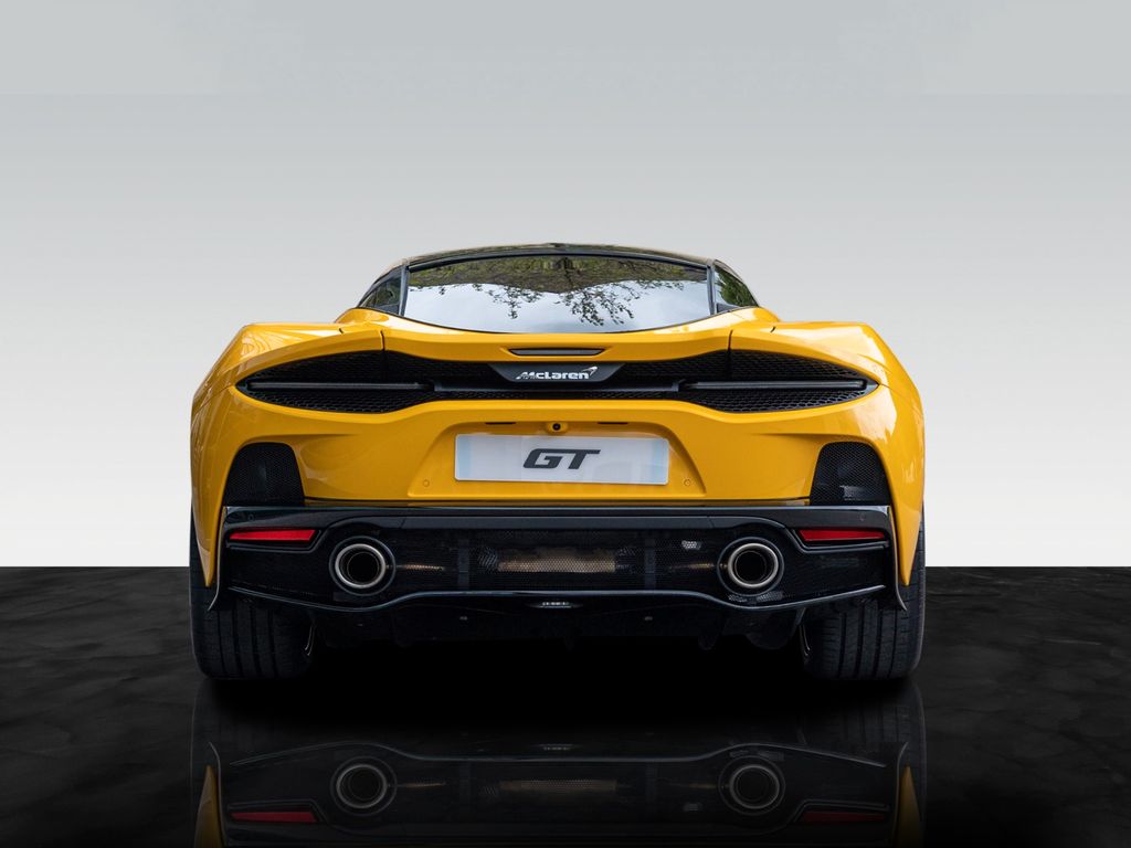 McLaren GT 2024
