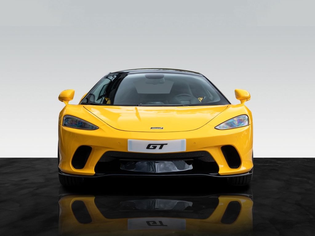 McLaren GT 2024