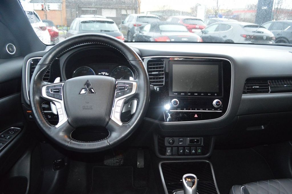 Mitsubishi Outlander 2020