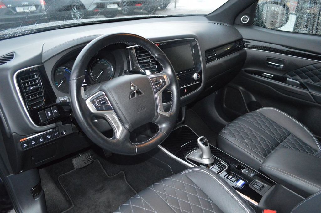 Mitsubishi Outlander 2020