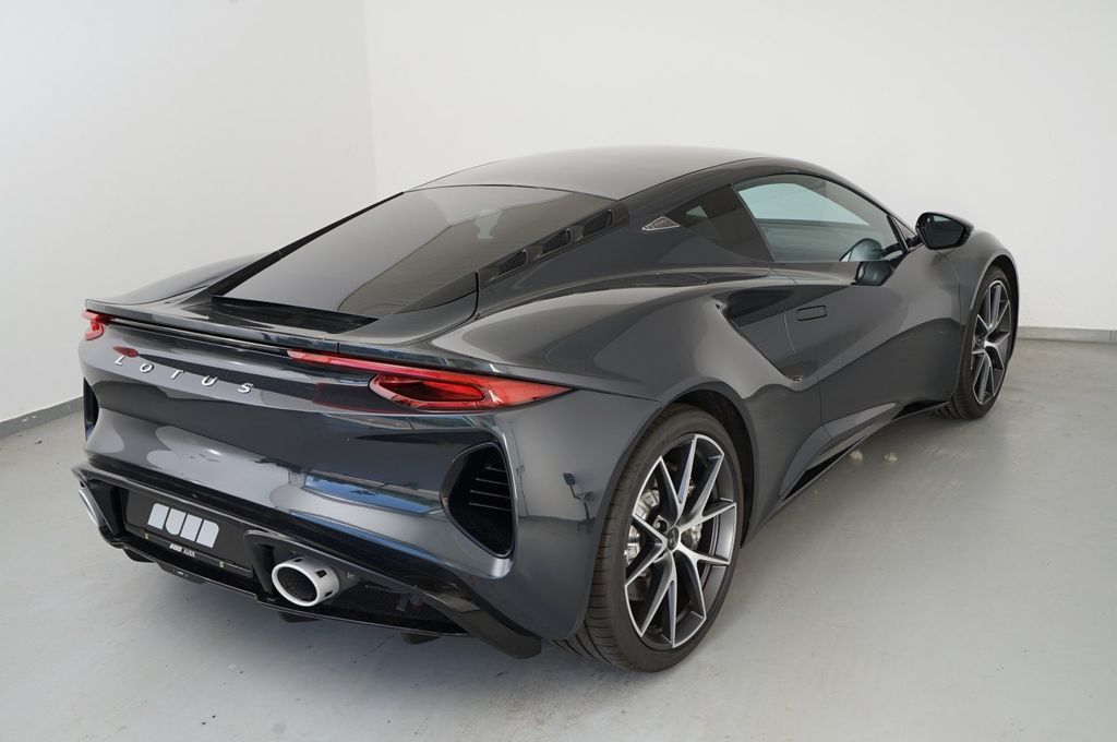 Lotus Emira