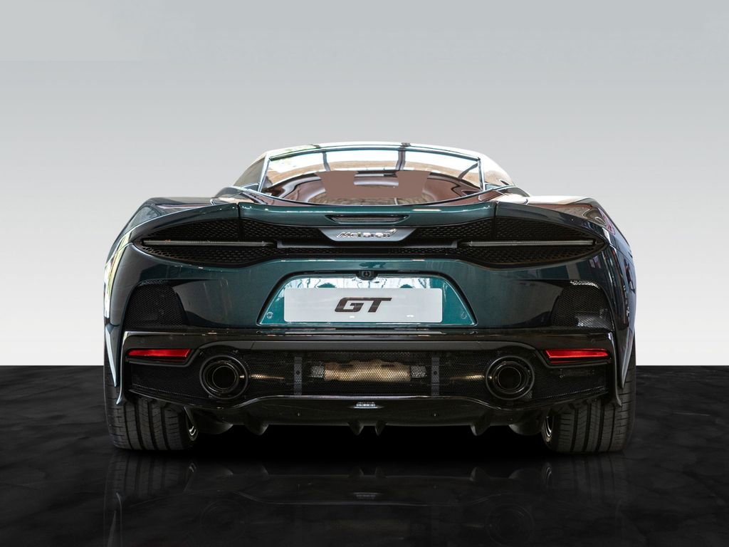 McLaren GT 2025