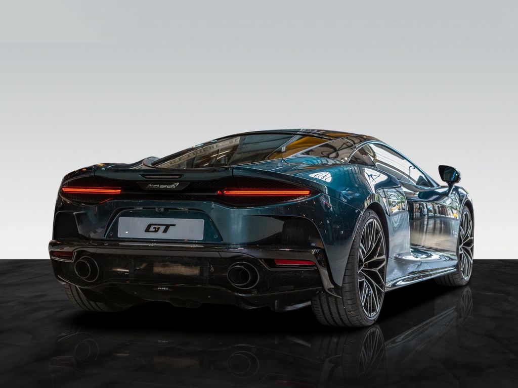 McLaren GT 2025