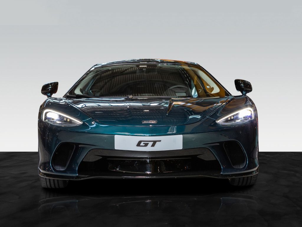 McLaren GT 2025