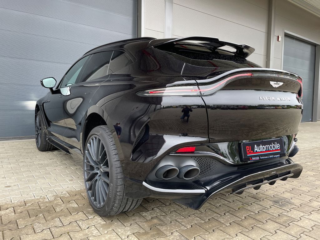 Aston Martin DBX 2022