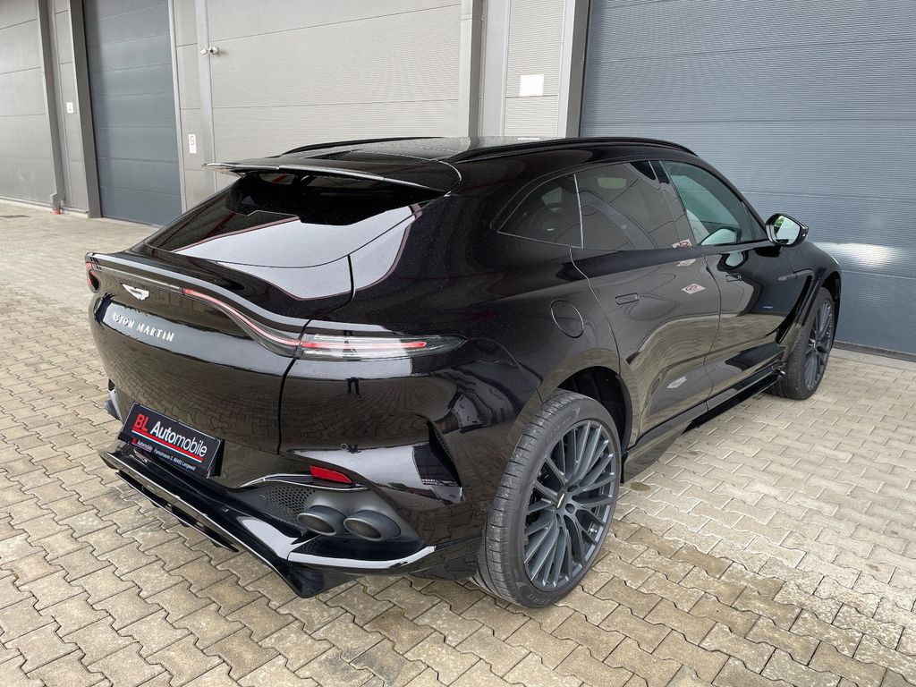 Aston Martin DBX 2022