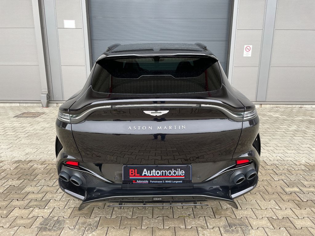 Aston Martin DBX 2022