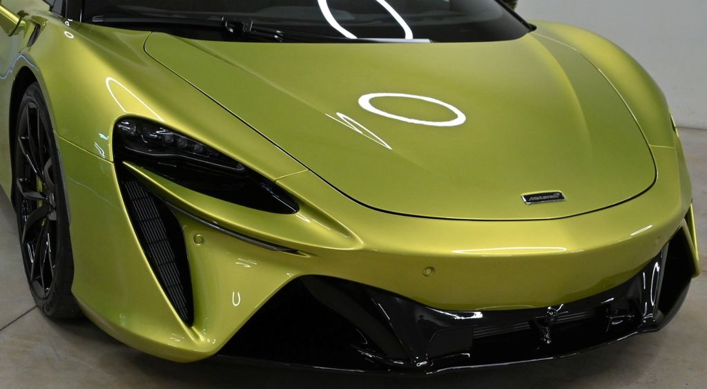 McLaren Artura 2023