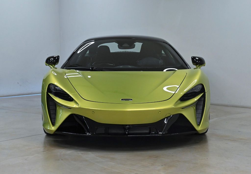 McLaren Artura 2023