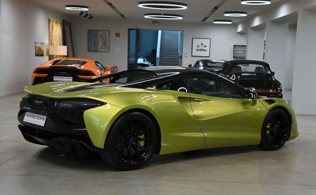 McLaren Artura 2023