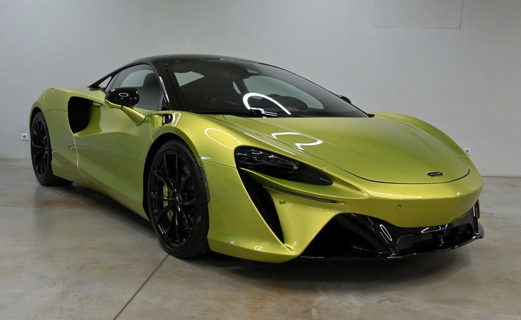 McLaren Artura 2023