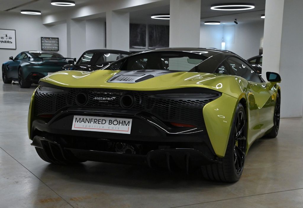 McLaren Artura 2023