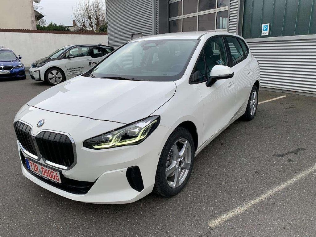 BMW 216 2024