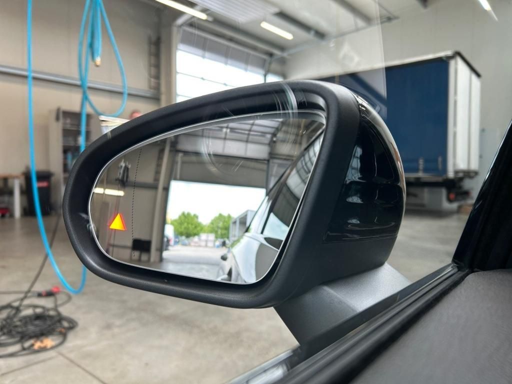 Mercedes-Benz A 180 2025