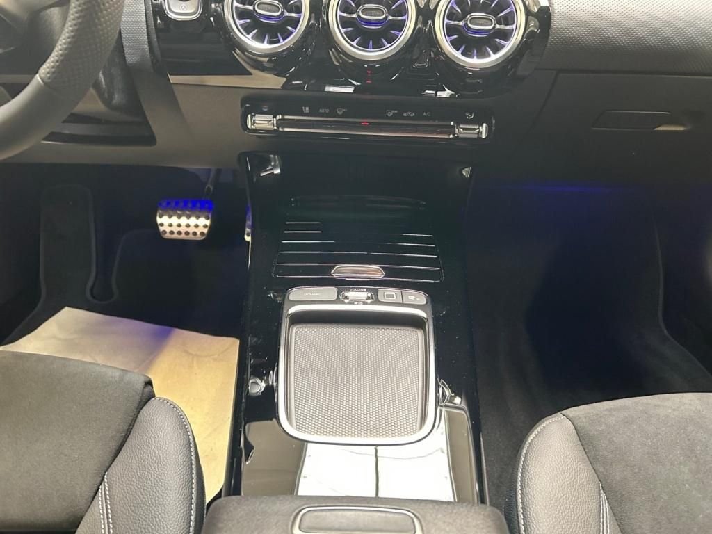 Mercedes-Benz A 180 2025