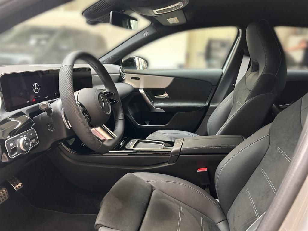 Mercedes-Benz A 180 2025